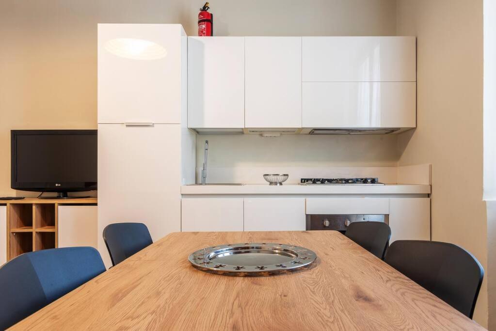 Appartement Da Giuliana - Moderno Bilocale à Milan Extérieur photo